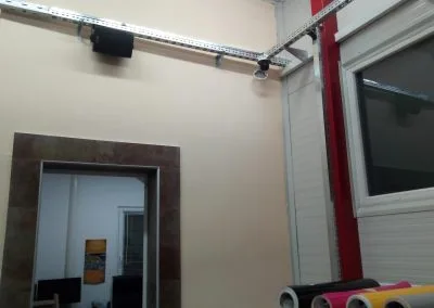 NVR snimač i kontrolni monitorski centar video nadzora